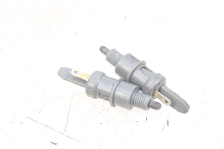 photo de Włącznik światła stopu PIAGGIO FLY 2T 50 (2004 - 2017) - Szczegół części