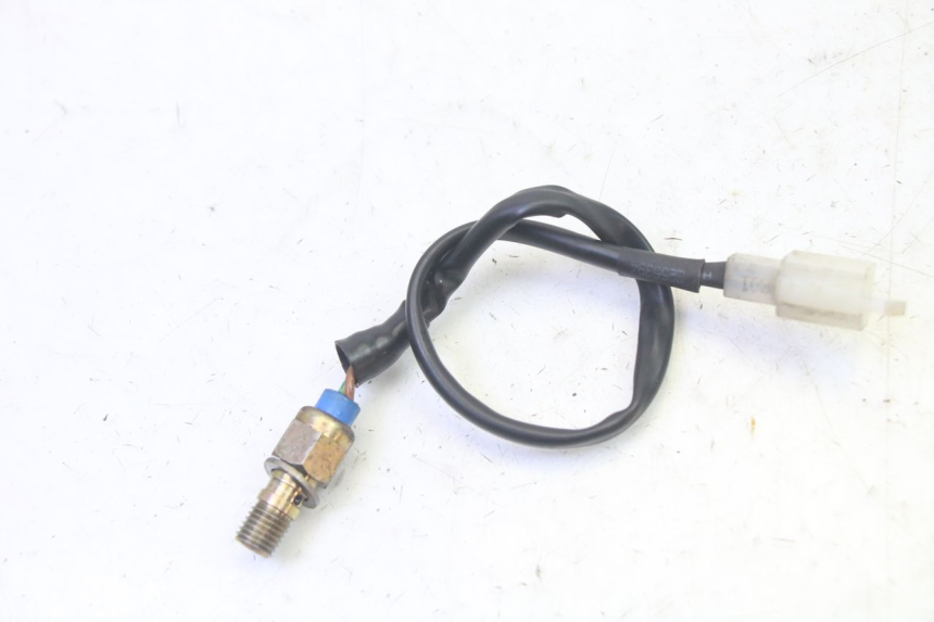 photo de Włącznik światła stop lewy ADIVA AD3 300 (2014 - 2020) - Szczegół części