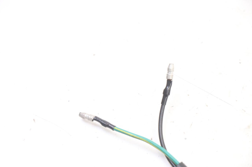 photo de Włącznik światła stop lewy KYMCO AGILITY 4T 50 (2005 - 2018) - Zoom stanu zużycia