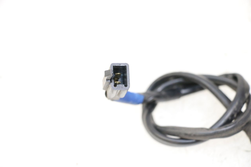 photo de WŁĄCZNIK ŚWIATEŁ STOP LEWY YAMAHA BW'S BWS 125 (2010 - 2013) - Zoom stanu zużycia