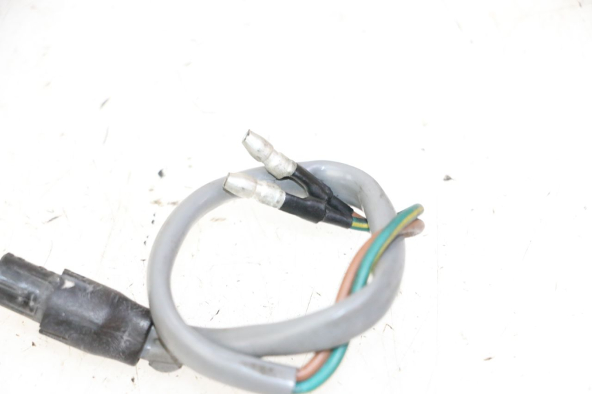 photo de Włącznik światła stopu lewy YAMAHA BW'S 100 (1999 - 2002) - Szczegół części