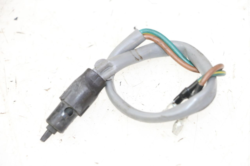 photo de Włącznik światła stopu lewy YAMAHA BW'S 100 (1999 - 2002) - Zoom stanu zużycia