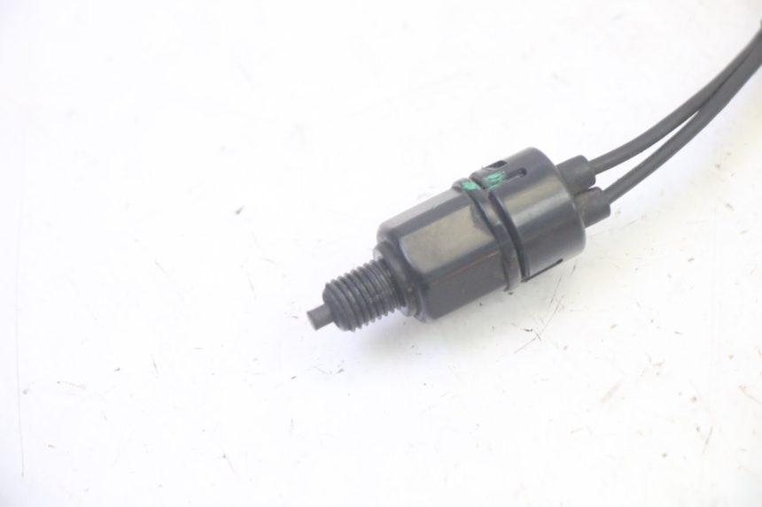 photo de Włącznik światła stop lewy PIAGGIO FLY 4T 50 (2013 - 2017) - Szczegół części