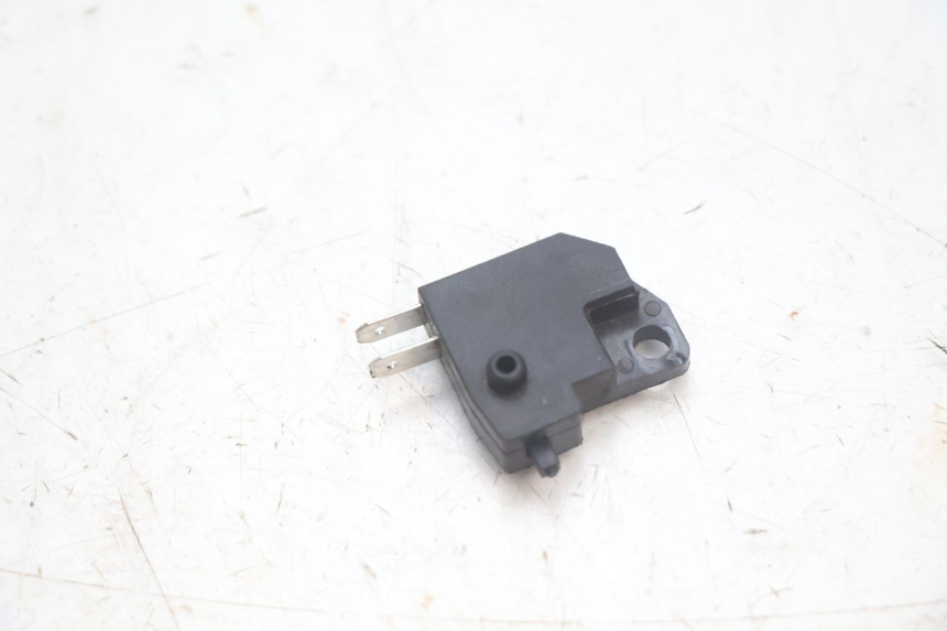 photo de STYK PRZEKAŹNIKA ŚWIATEŁ STOP LEWY JM MOTORS R-MAX TECH 50 (2024 - 2026) - Szczegół części