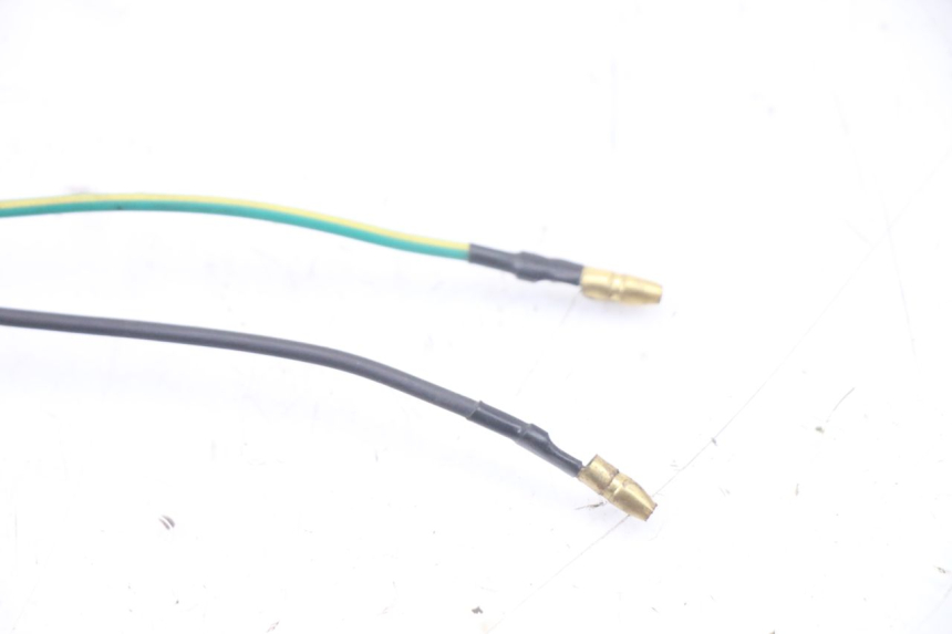 photo de Włącznik światła stop lewy SYM JET 14 4T 50 (2018 - 2022) - Zbliżenie techniczne