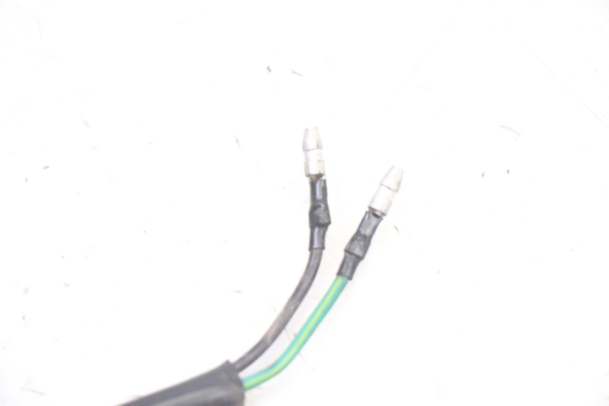 photo de Włącznik światła stopu lewy PEUGEOT TWEET 4T 50 (2014 - 2019) - Zoom stanu zużycia