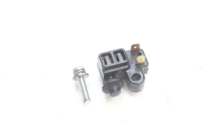 photo de Włącznik światła stopu lewy YAMAHA X-MAX XMAX 125 (2010 - 2013) - Szczegół części
