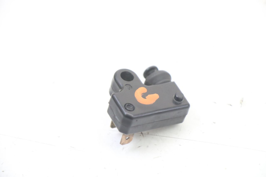 photo de Włącznik światła stopu lewy YAMAHA YP T-MAX TMAX 530 (2017 - 2020) - Zoom stanu zużycia