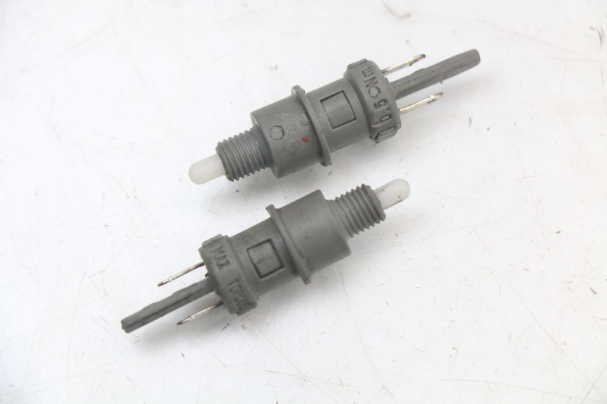 photo de Włącznik światła stopu PEUGEOT GEOPOLIS RS 125 (2007 - 2009) - Widok główny