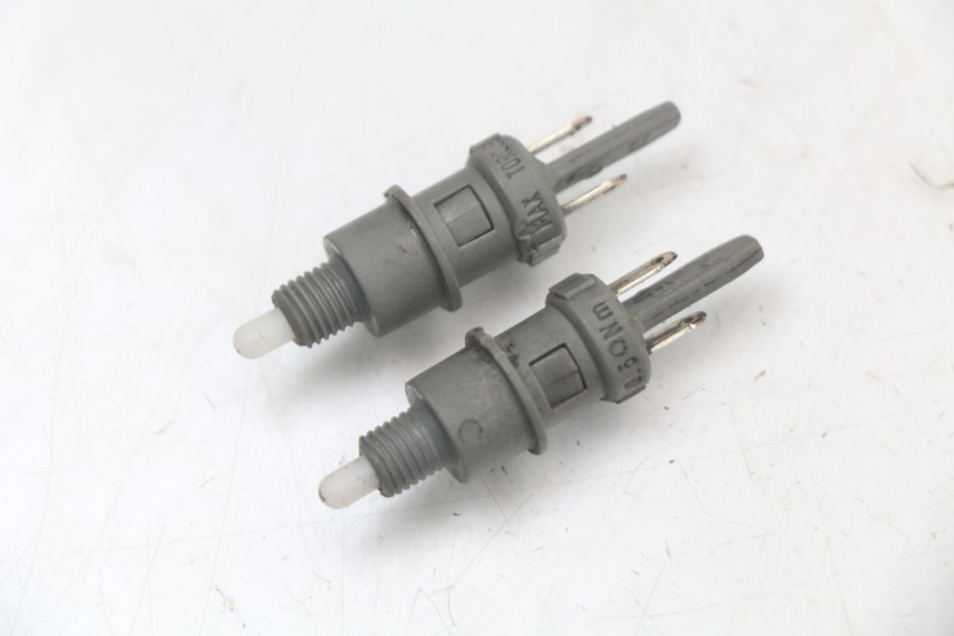 photo de Włącznik światła stopu PEUGEOT GEOPOLIS RS 125 (2007 - 2009) - Szczegół części