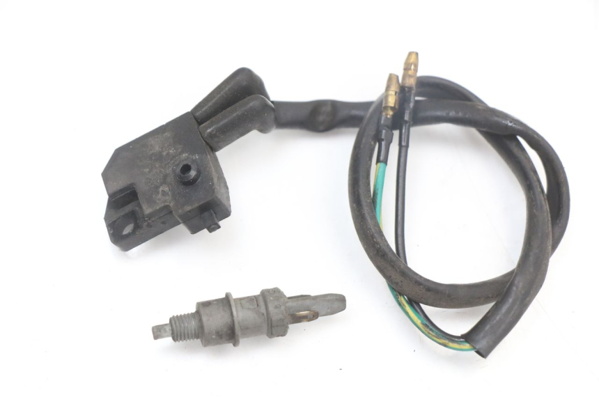 photo de Włącznik światła stopu PEUGEOT KISBEE 4T 50 (2018 - 2022) - Widok główny