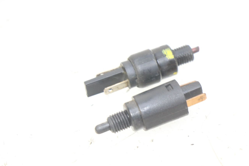 photo de Włącznik światła stopu PIAGGIO LIBERTY IGET S 125 (2016 - 2020) - Widok główny