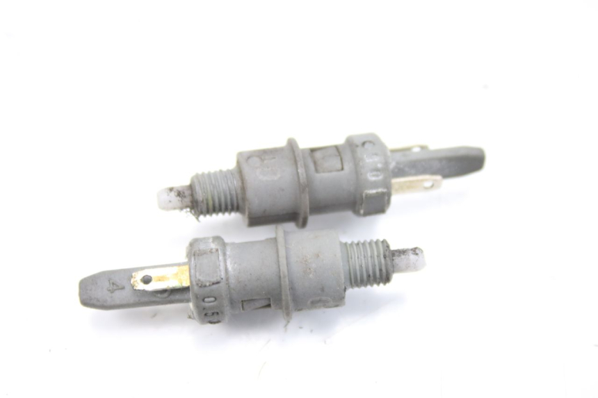 photo de Włącznik światła stopu PEUGEOT LUDIX 50 (2008 - 2017) - Inny kąt widzenia