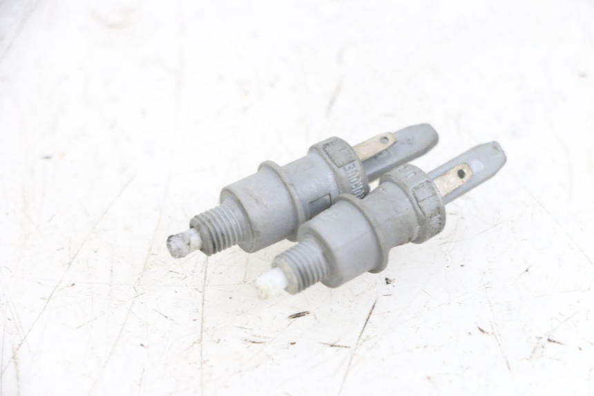 photo de Włącznik światła stopu PEUGEOT LUDIX 50 (2008 - 2017) - Zoom stanu zużycia