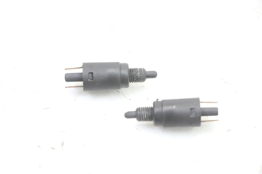 photo de Włącznik światła stopu MBK BOOSTER NEXT GENERATION 50 (1995 - 1998) - Zoom stanu zużycia