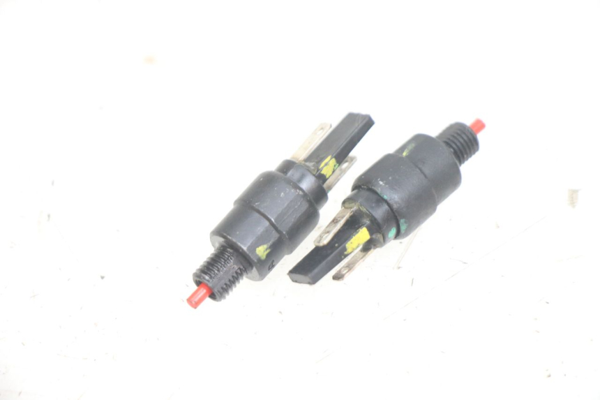 photo de Włącznik światła stopu PIAGGIO MEDLEY 125 (2016 - 2023) - Szczegół części