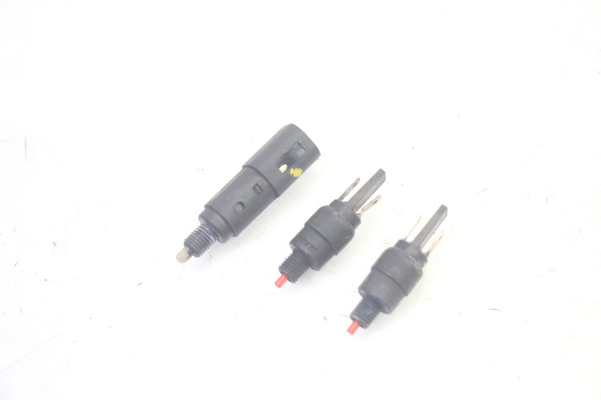 photo de Włącznik światła stopu PIAGGIO MP3 HPE 350 (2018 - 2020) - Widok główny