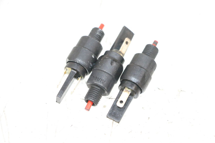 photo de Włącznik światła stopu PIAGGIO MP3 HPE 300 (2019 - 2026) - Widok główny