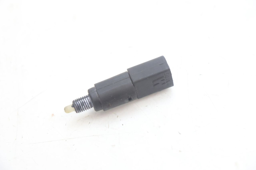 photo de WYŁĄCZNIK ŚWIATEŁ STOP PIAGGIO MP3 HPE 530 (2022 - 2026) - Zoom stanu zużycia