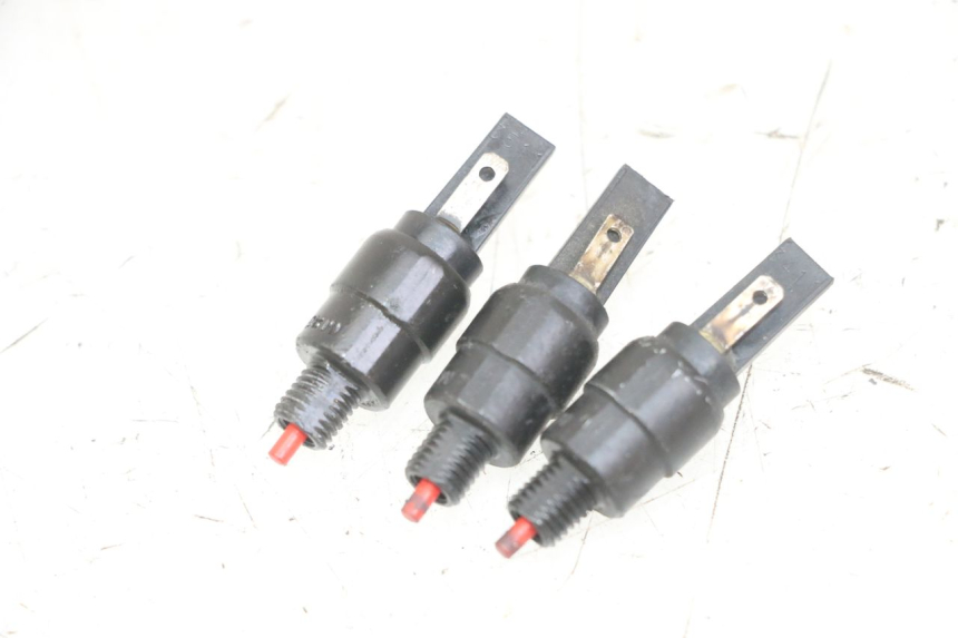 photo de Włącznik światła stopu PIAGGIO MP3 LT 300 (2010 - 2016) - Widok główny