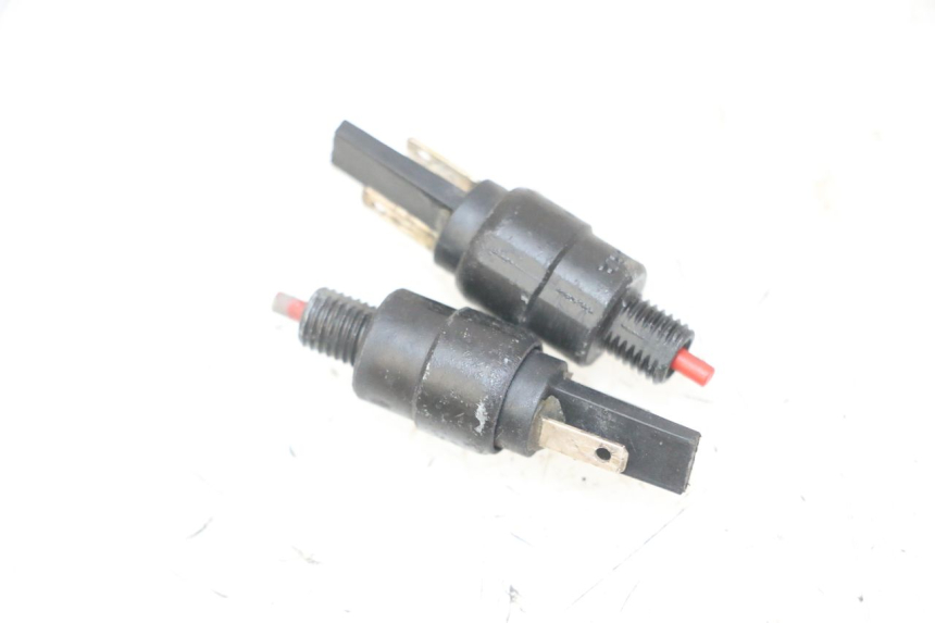 photo de Włącznik światła stopu PIAGGIO MP3 LT 300 (2010 - 2016) - Widok główny