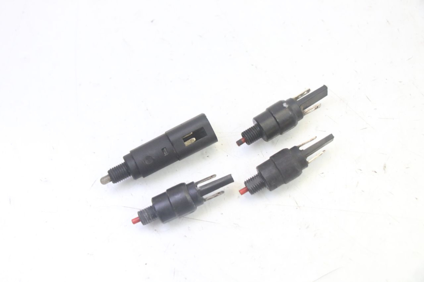 photo de Włącznik światła stopu PIAGGIO MP3 LT 300 (2010 - 2016) - Widok główny