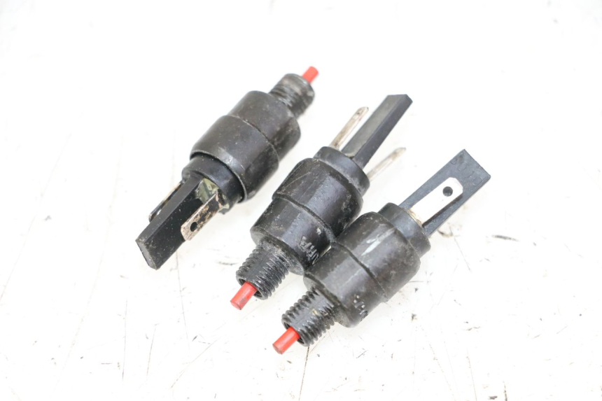 photo de Włącznik światła stopu PIAGGIO MP3 500 (2011 - 2015) - Widok główny