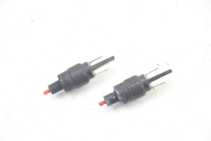 photo de Włącznik światła stopu PIAGGIO NRG POWER PUREJET 50 (2018 - 2021) - Widok główny