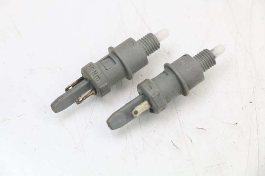 photo de Włącznik światła stopu PEUGEOT LUDIX 50 (2005 - 2007) - Zoom stanu zużycia