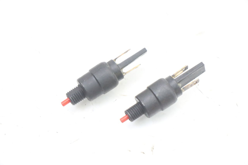 photo de Włącznik światła stopu PIAGGIO NRG POWER PUREJET 50 (2018 - 2021) - Widok główny