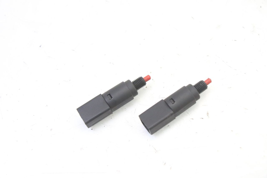 photo de Włącznik światła stopu GILERA RUNNER SL 50 (2006 - 2009) - Zoom stanu zużycia