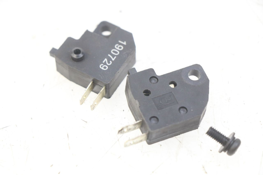 photo de Włącznik światła stopu LVNENG S5 1 (2019 - 2023) - Inny kąt widzenia