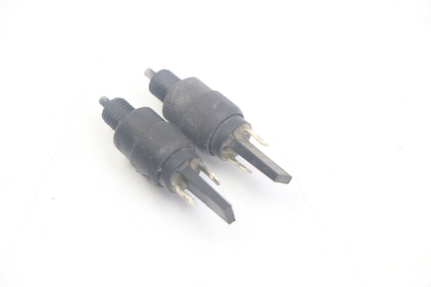 photo de Włącznik światła stopu APRILIA SCARABEO 100 (2003 - 2012) - Zoom stanu zużycia