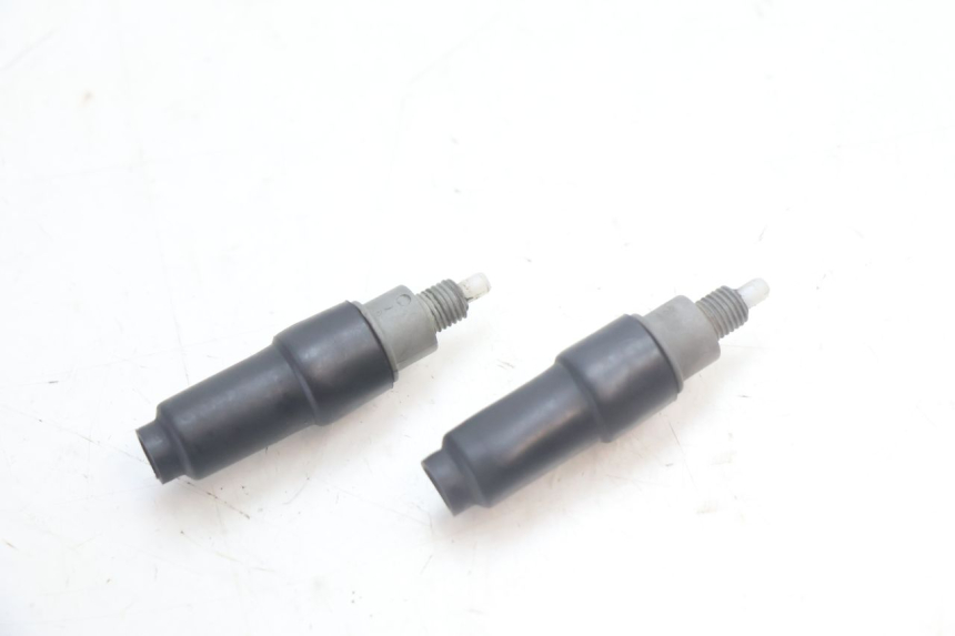 photo de WYŁĄCZNIK ŚWIATEŁ STOP YAMAHA SLIDER 50 (1999 - 2004) - Szczegół części