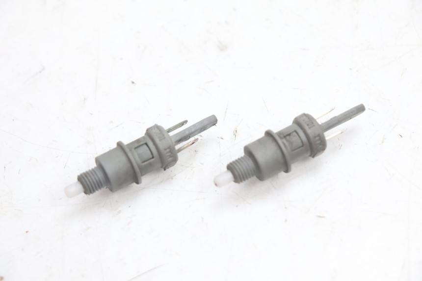 photo de Włącznik światła stopu PEUGEOT SPEEDFIGHT 2 AC 50 (2000 - 2009) - Widok główny