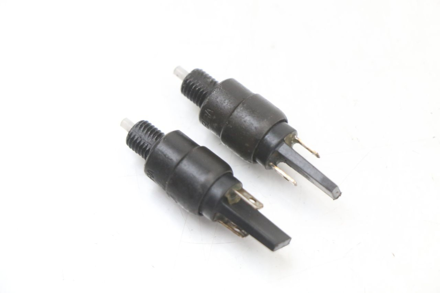 photo de Włącznik światła stopu APRILIA SR CARB LC 2T 50 (2004 - 2012) - Szczegół części