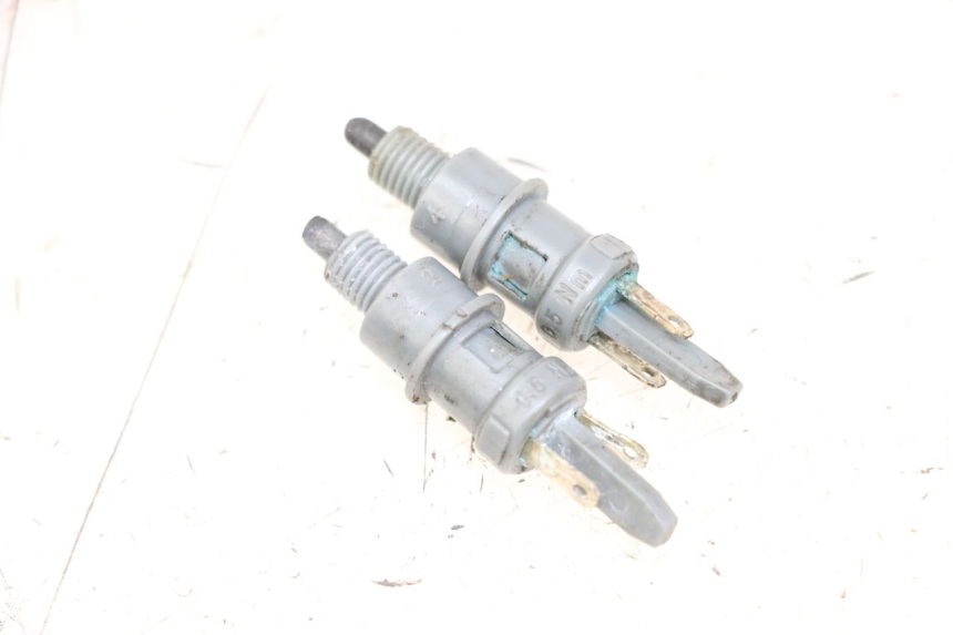 photo de Włącznik światła stopu APRILIA SR MOTARD 50 (2012 - 2018) - Szczegół części