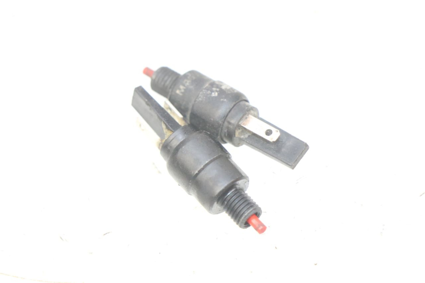 photo de Włącznik światła stopu PIAGGIO VESPA PRIMAVERA 2T 50 (2013 - 2018) - Szczegół części