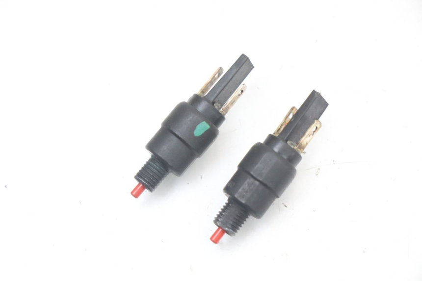 photo de Włącznik światła stopu PIAGGIO VESPA PRIMAVERA 4T 50 (2021 - 2024) - Widok główny