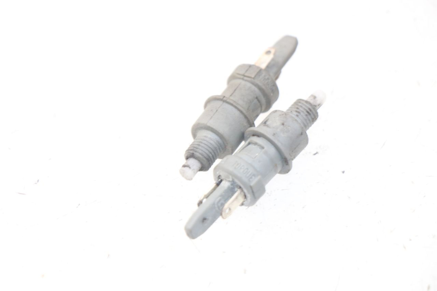 photo de Włącznik światła stopu PEUGEOT VIVACITY 50 (2004 - 2009) - Szczegół części