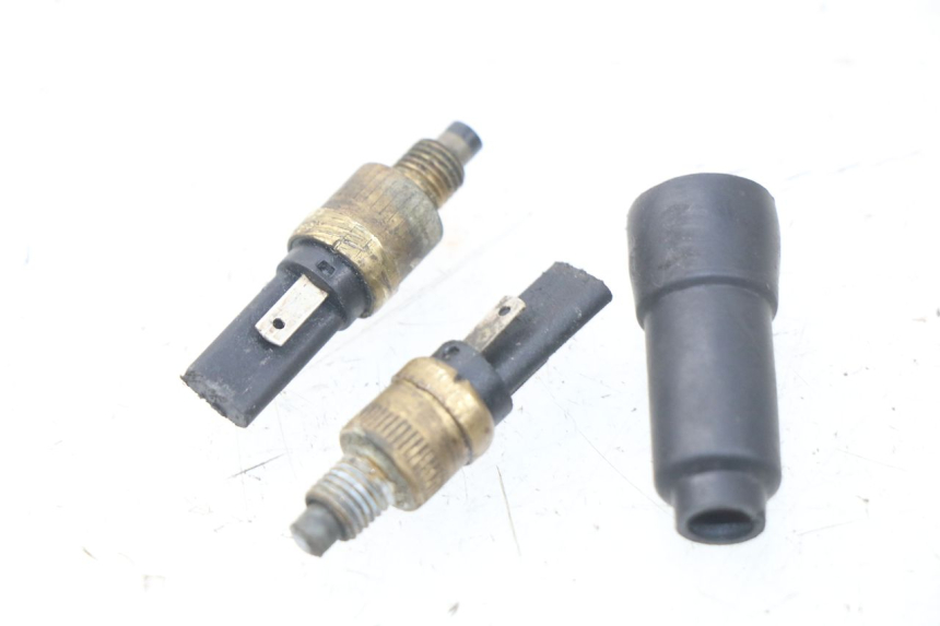 photo de Włącznik światła stopu PEUGEOT VIVACITY 100 (1999 - 2008) - Szczegół części