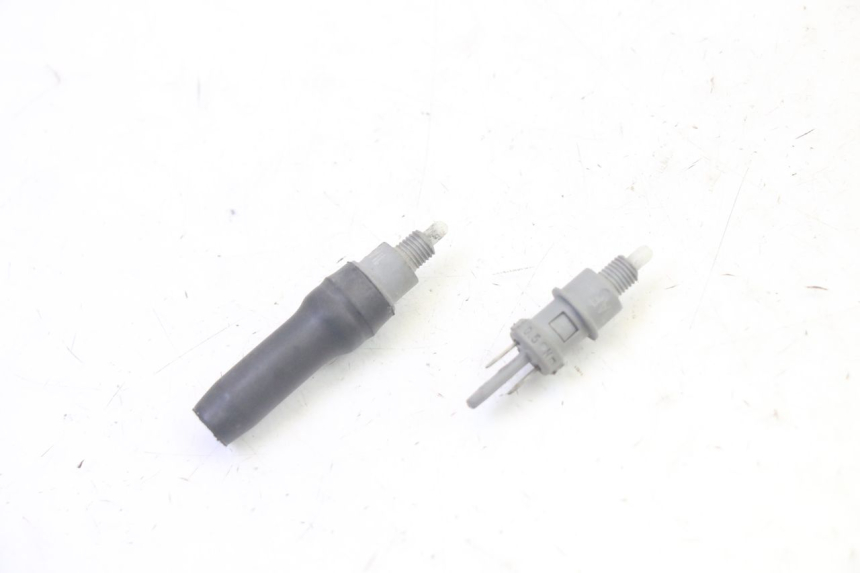 photo de Włącznik światła stopu PEUGEOT VIVACITY 100 (1999 - 2008) - Szczegół części