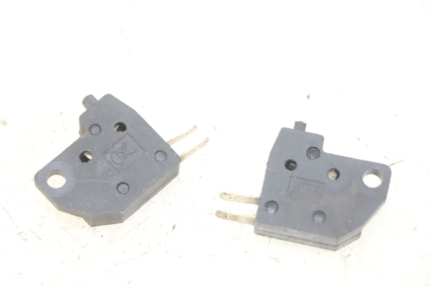 photo de Włącznik światła stopu KYMCO X-TOWN XTOWN 125 (2016 - 2021) - Widok główny