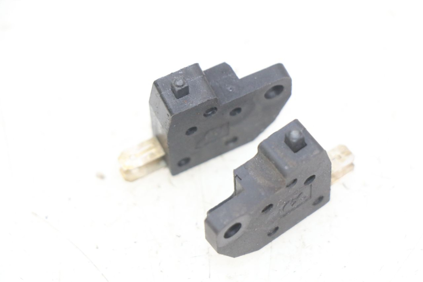 photo de Włącznik światła stopu KYMCO X-TOWN XTOWN 125 (2016 - 2021) - Szczegół części