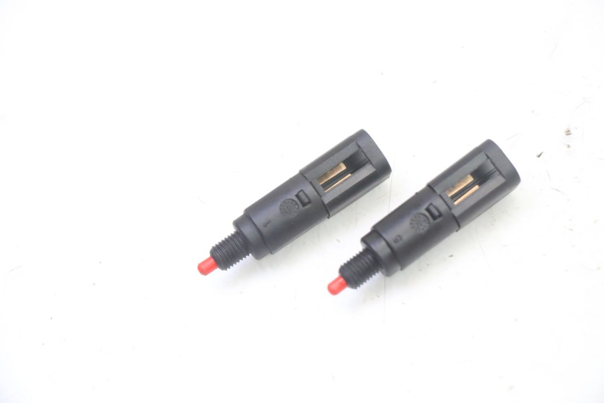 photo de Włącznik światła stopu PIAGGIO X9 EVOLUTION 125 (2003 - 2007) - Widok główny