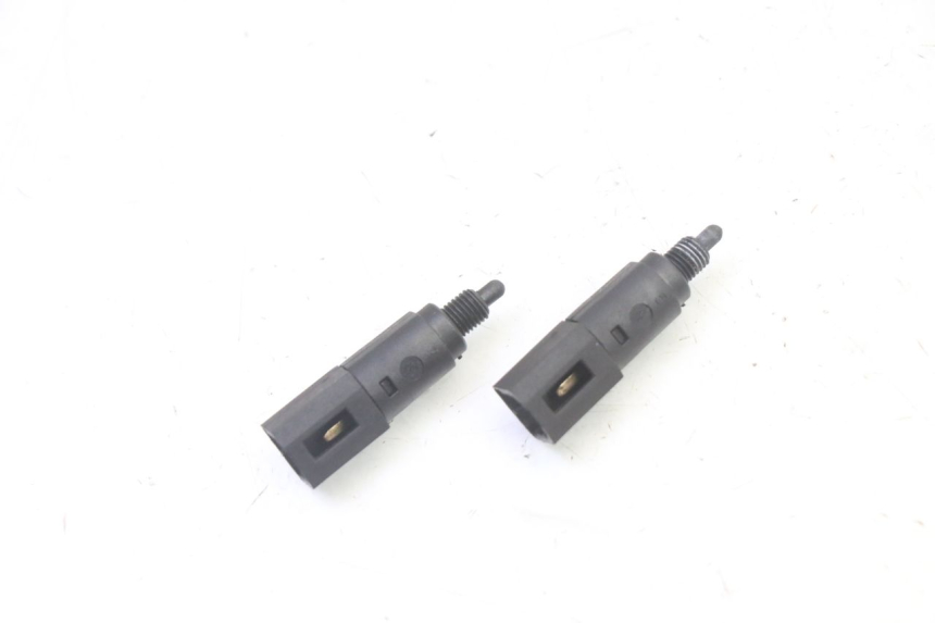 photo de Włącznik światła stopu PIAGGIO X9 EVOLUTION 125 (2003 - 2007) - Szczegół części