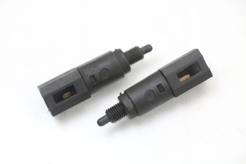 photo de Włącznik światła stopu PIAGGIO X9 125 (2000 - 2003) - Widok główny