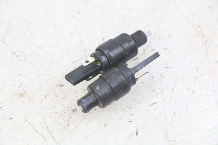 photo de Włącznik światła stopu PIAGGIO XEVO - X EVO 125 (2007 - 2017) - Widok główny