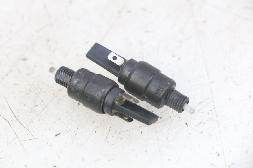 photo de Włącznik światła stopu PIAGGIO XEVO - X EVO 125 (2007 - 2017) - Szczegół części