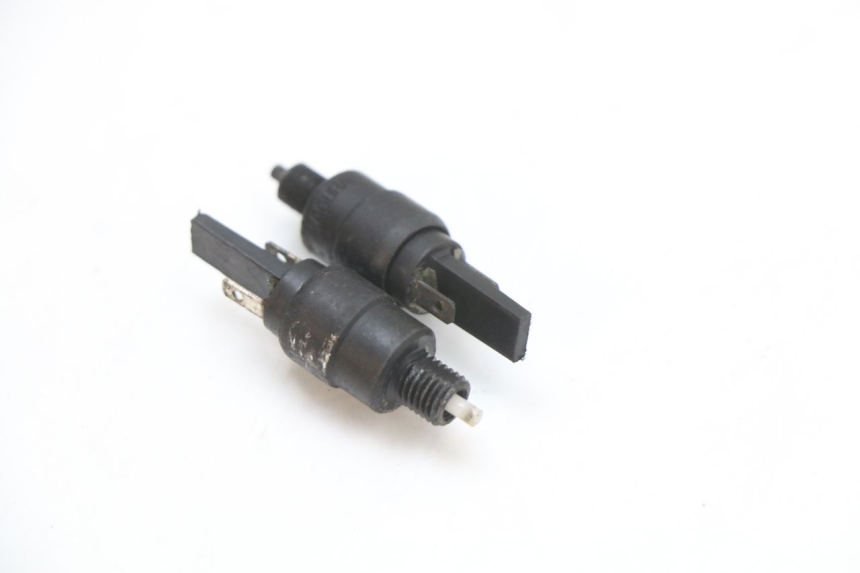 photo de Włącznik światła stopu PIAGGIO XEVO - X EVO 125 (2007 - 2017) - Widok główny